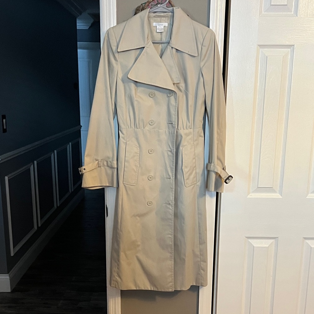 Elegant Beige Women's Trench Coat H & M.